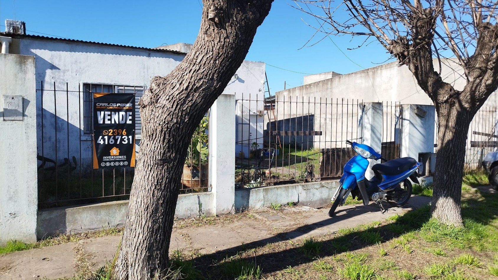 CASA EN BARRIO DEL CARMEN. CARLOS CASARES