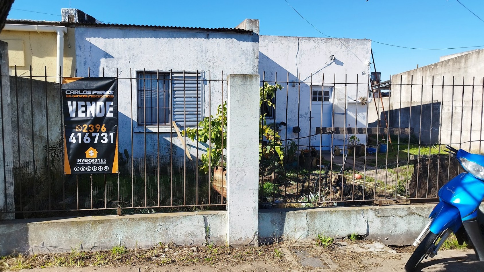 CASA EN BARRIO DEL CARMEN. CARLOS CASARES